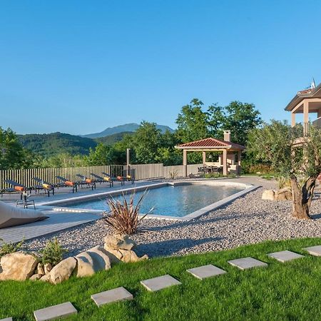 Luxury Villa Santa Cruz With Xl Pool And Jacuzzi Potpićan エクステリア 写真