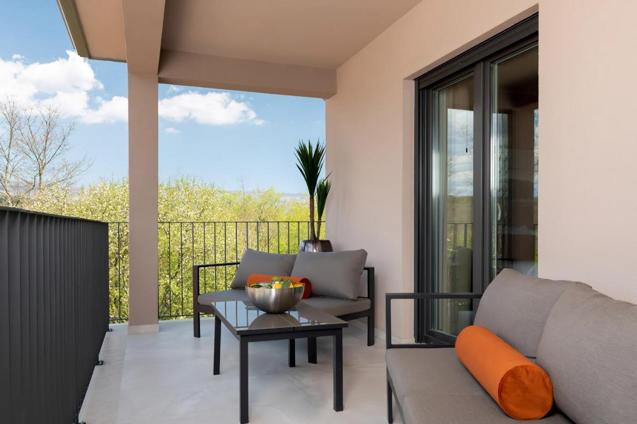 Luxury Villa Santa Cruz With Xl Pool And Jacuzzi Potpićan エクステリア 写真