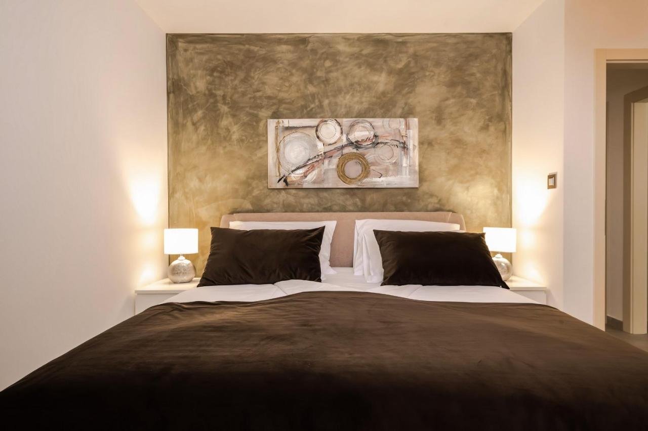 Luxury Villa Santa Cruz With Xl Pool And Jacuzzi Potpićan エクステリア 写真