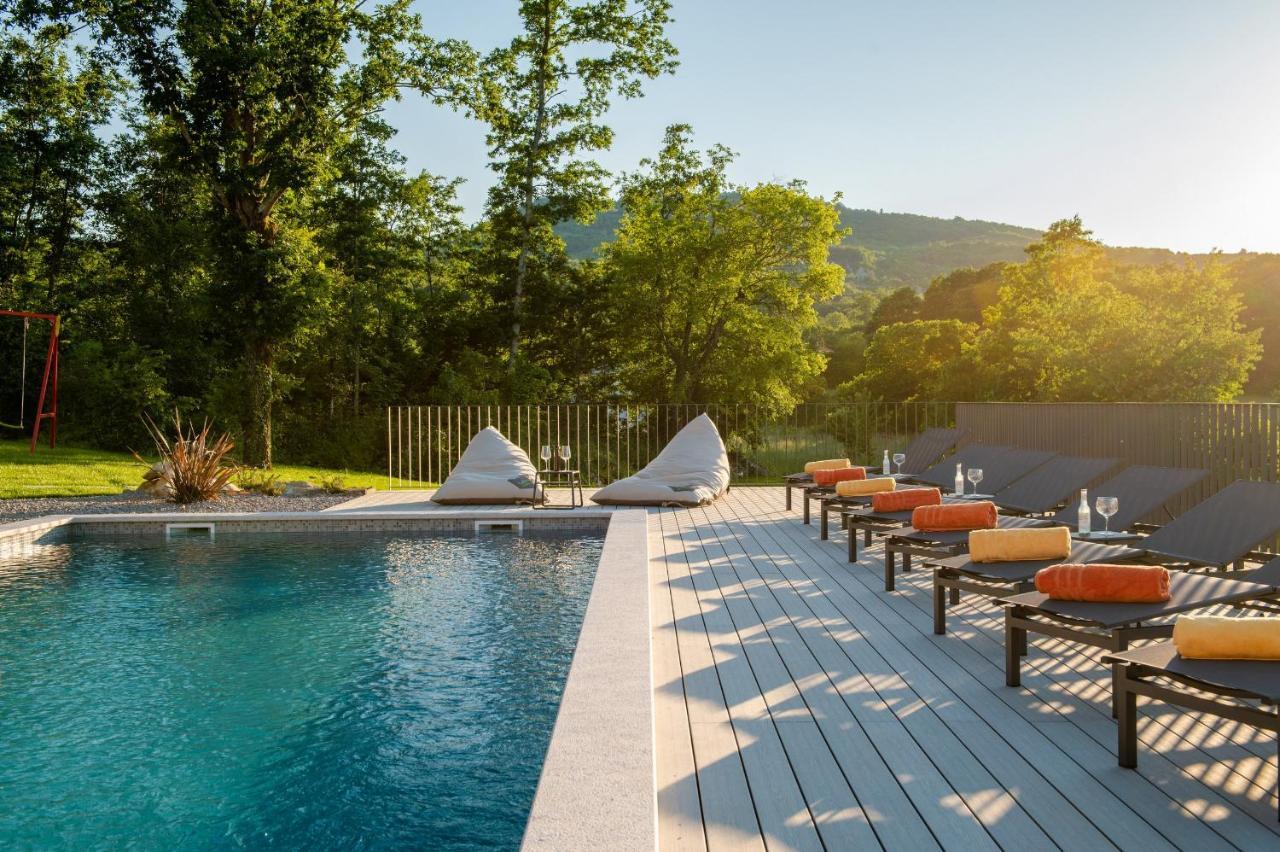 Luxury Villa Santa Cruz With Xl Pool And Jacuzzi Potpićan エクステリア 写真