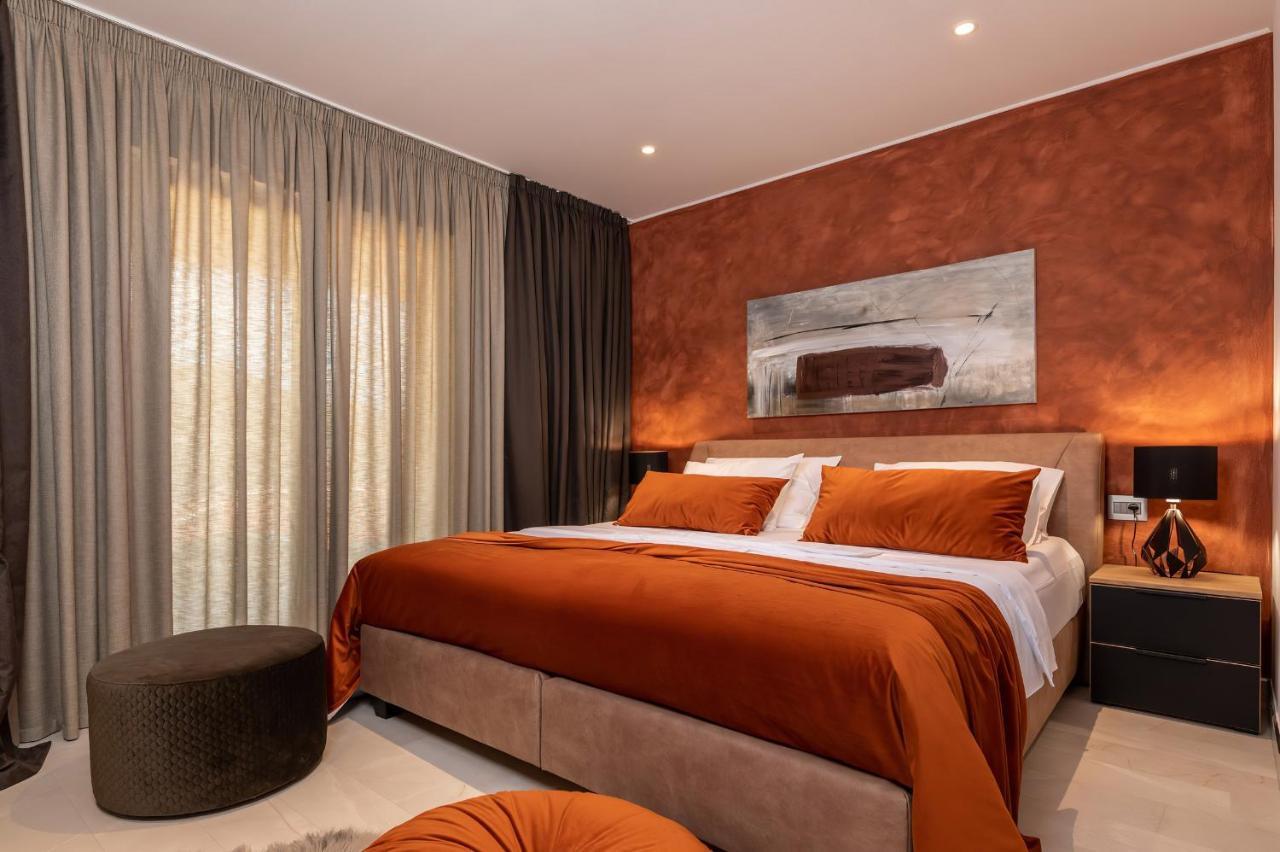 Luxury Villa Santa Cruz With Xl Pool And Jacuzzi Potpićan エクステリア 写真