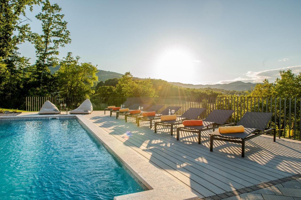 Luxury Villa Santa Cruz With Xl Pool And Jacuzzi Potpićan エクステリア 写真