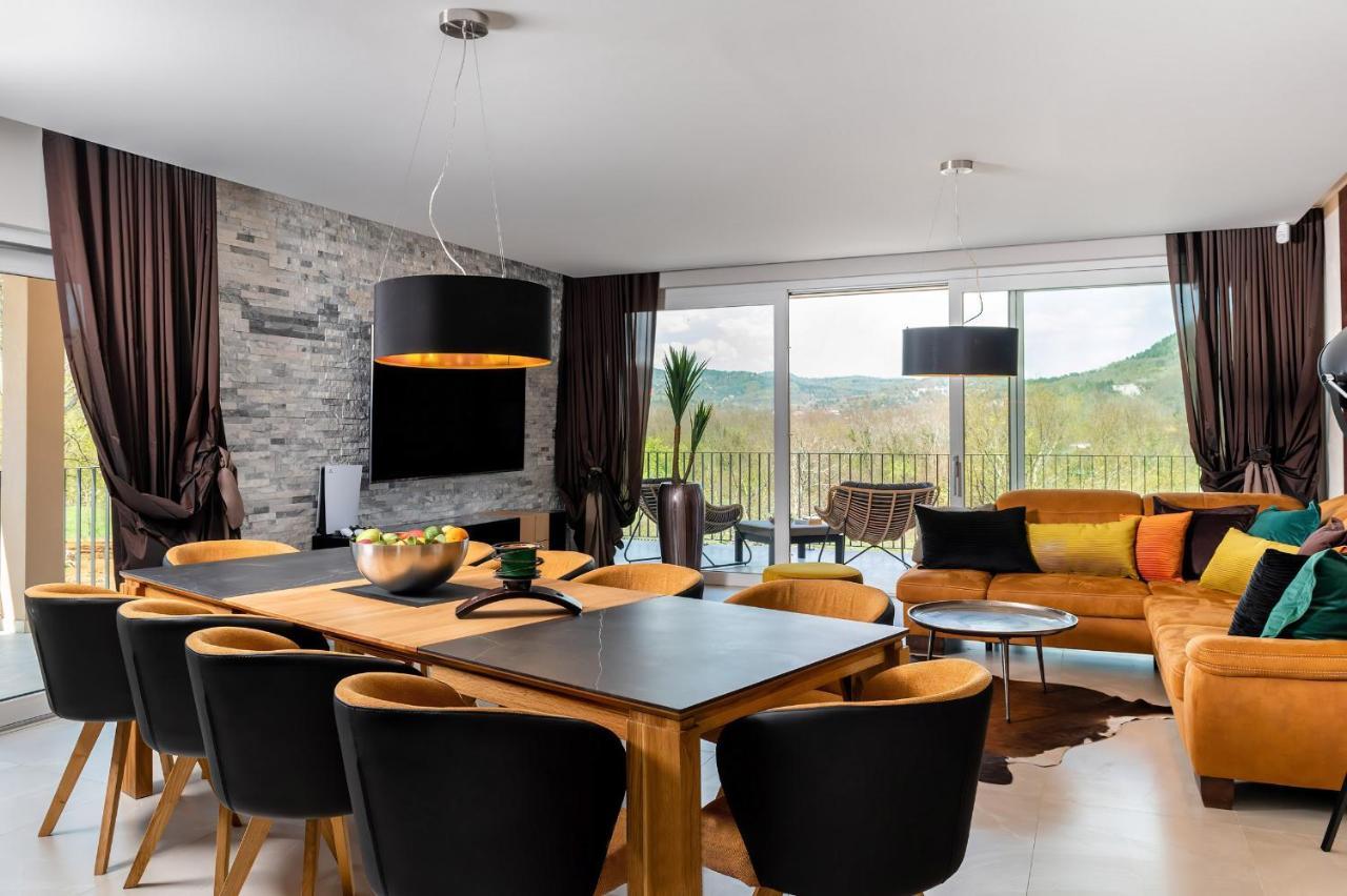 Luxury Villa Santa Cruz With Xl Pool And Jacuzzi Potpićan エクステリア 写真